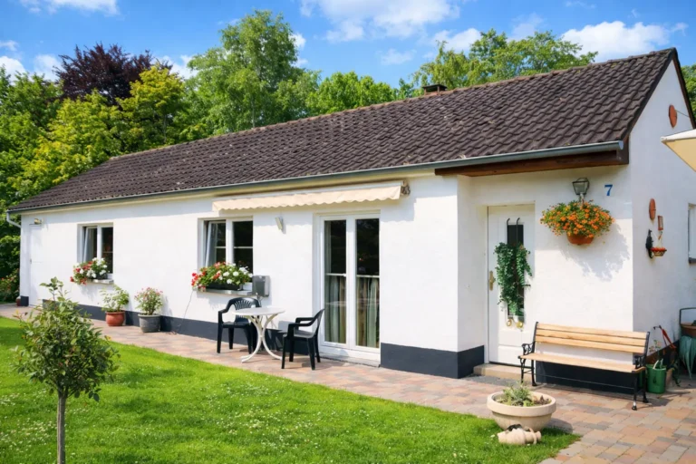 Ferienhaus Sonne in Köln-Höhenhaus Außenansicht mit Garten